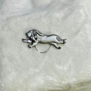 Matte Silver Tone Leaping Lion Brooch EUC 2" wide